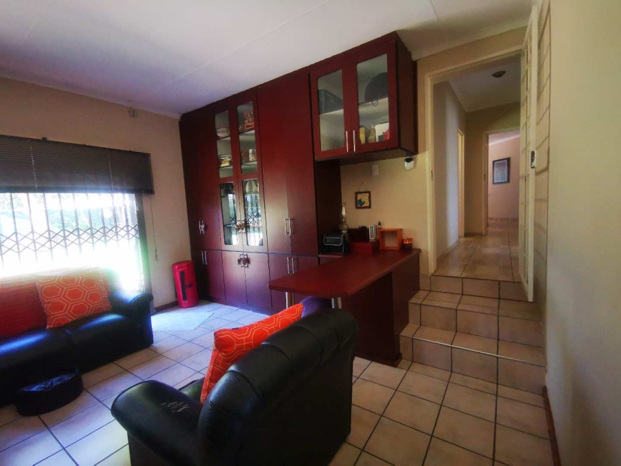 4 Bedroom Property for Sale in Langenhovenpark Free State